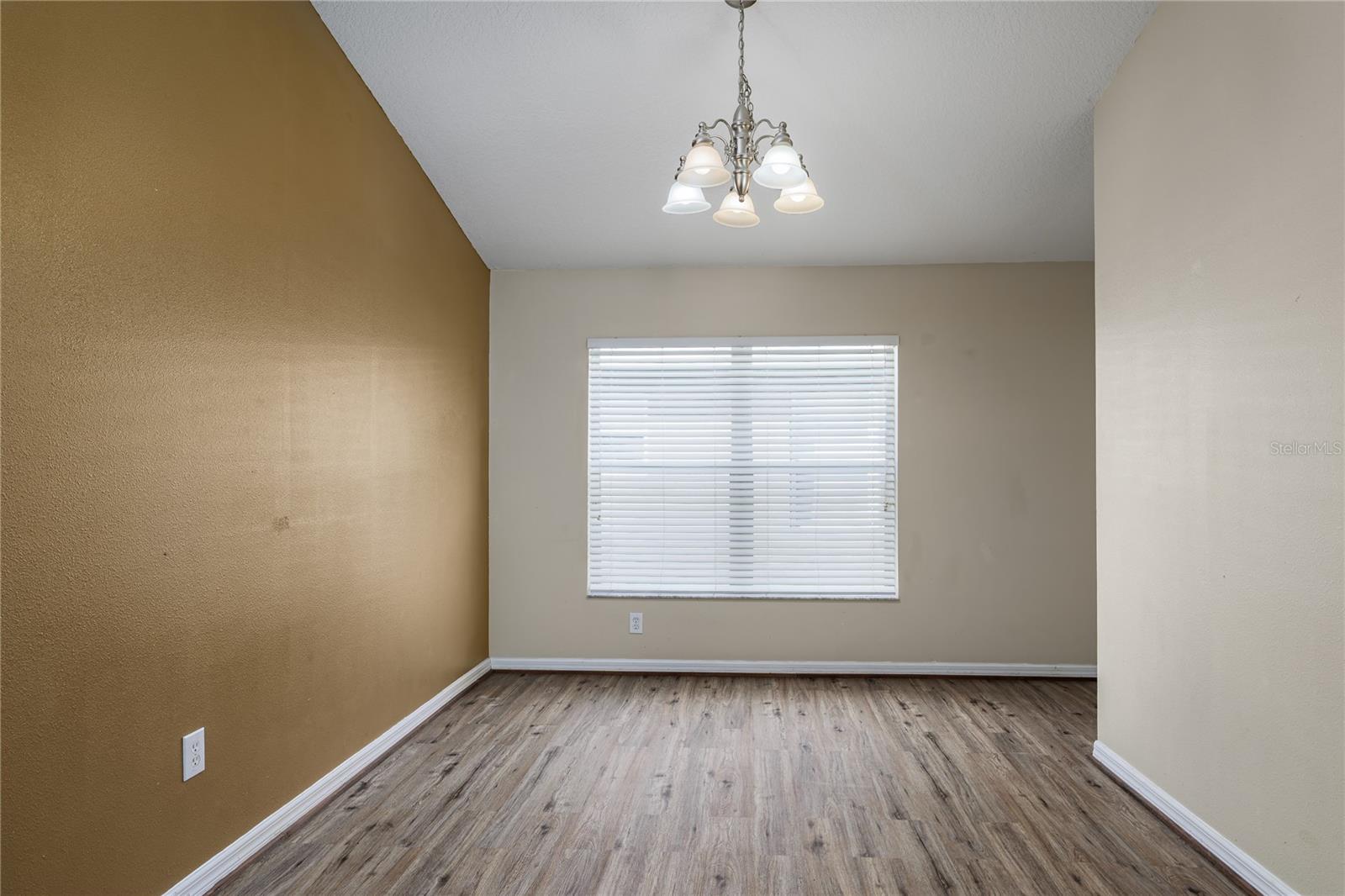 Listing photo id 22 for 2252 Colville Chase Drive