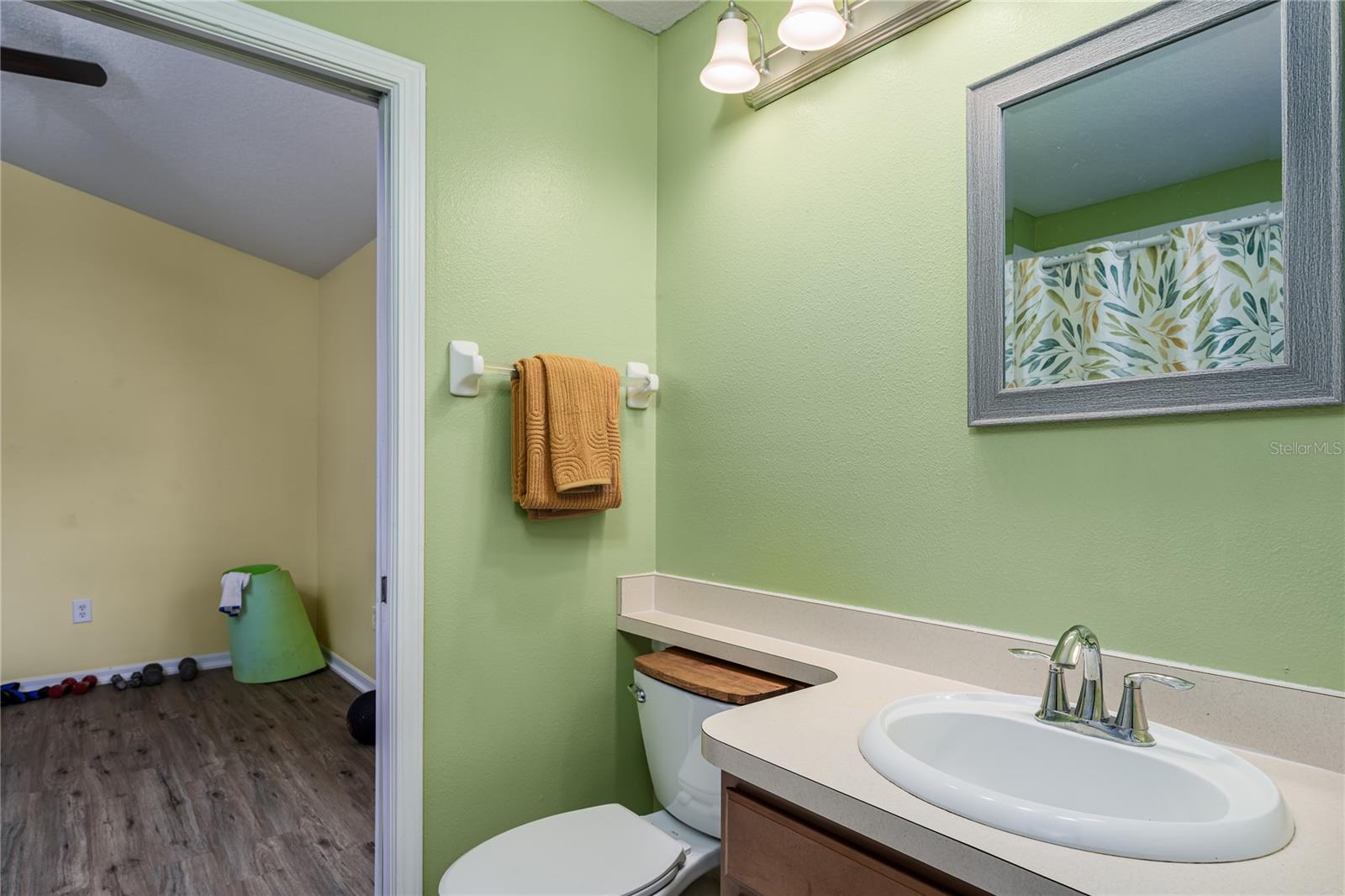 Listing photo id 28 for 2252 Colville Chase Drive