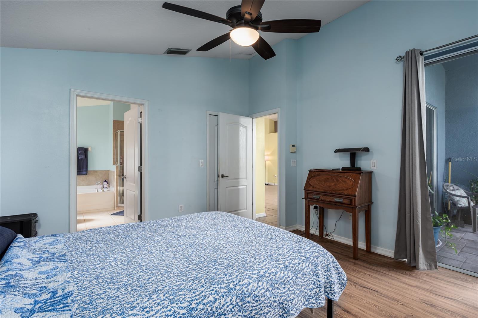 Listing photo id 32 for 2252 Colville Chase Drive