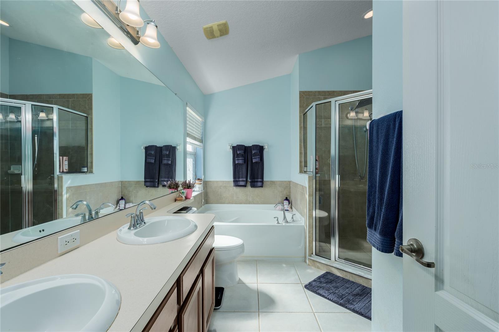 Listing photo id 34 for 2252 Colville Chase Drive