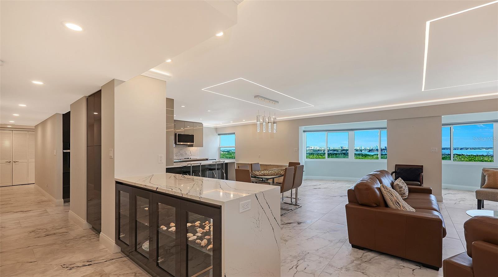 Image 17 of 58 For 1750 Benjamin Franklin Drive 9f