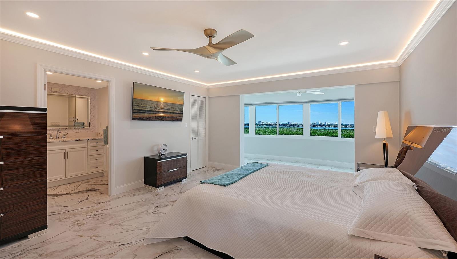 Image 24 of 58 For 1750 Benjamin Franklin Drive 9f