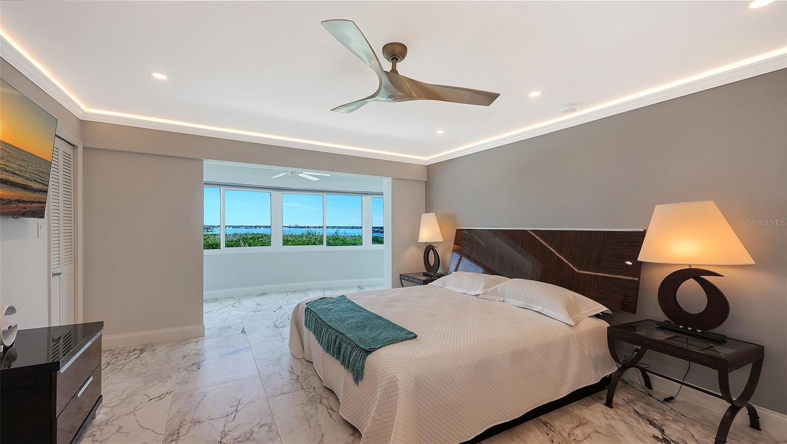 Image 25 of 58 For 1750 Benjamin Franklin Drive 9f