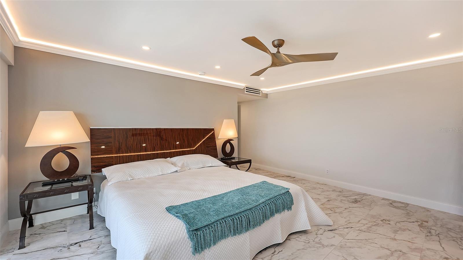 Image 26 of 58 For 1750 Benjamin Franklin Drive 9f