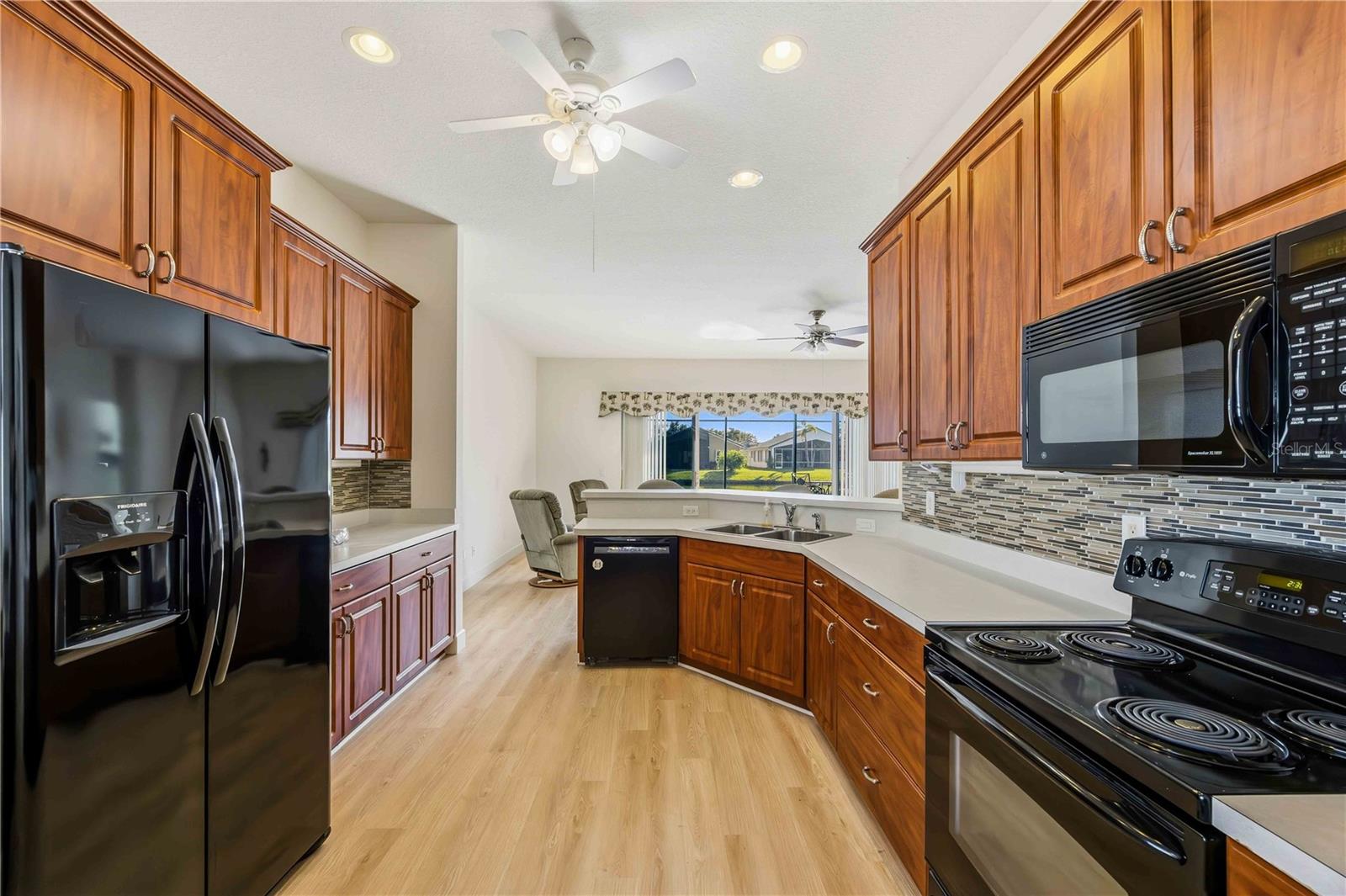 Image 13 of 47 For 4218 64th Drive E