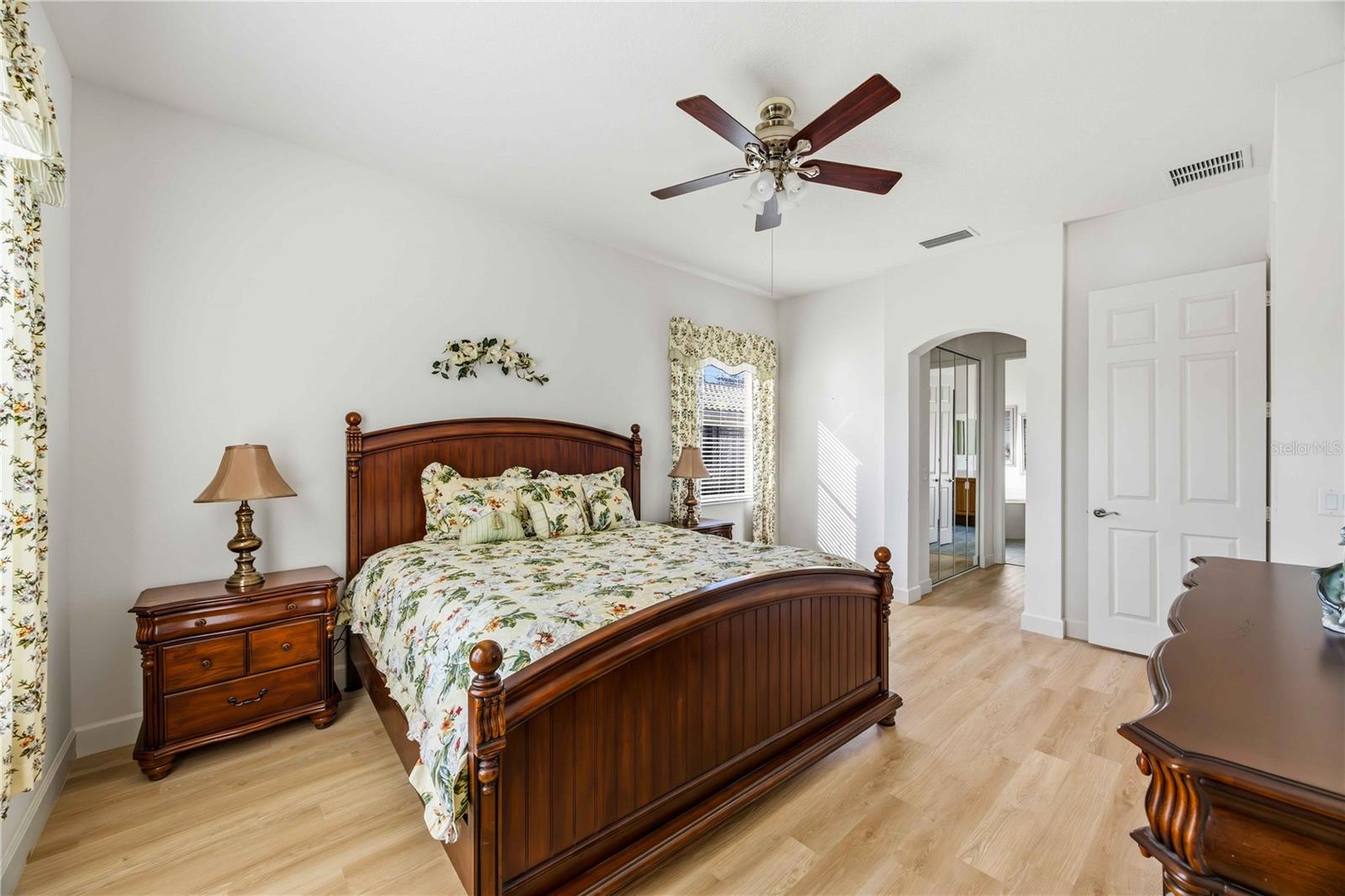 Image 18 of 47 For 4218 64th Drive E