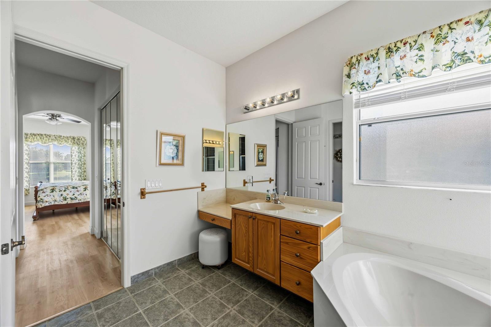 Image 21 of 47 For 4218 64th Drive E