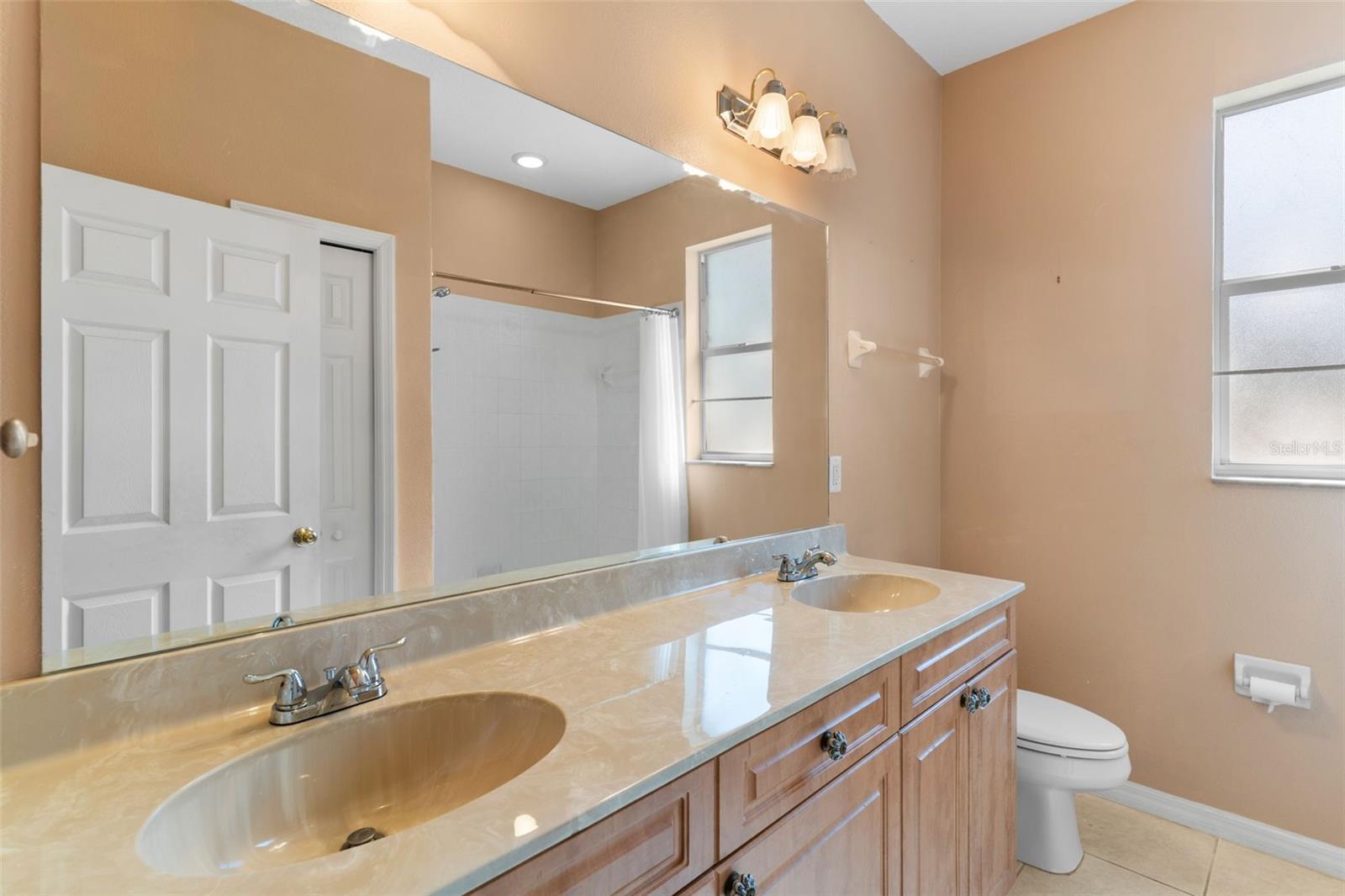 Image 22 of 35 For 1906 Lamont Street