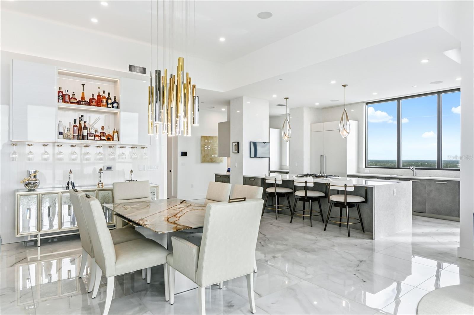 Image 10 of 70 For 33 Palm Avenue 1701