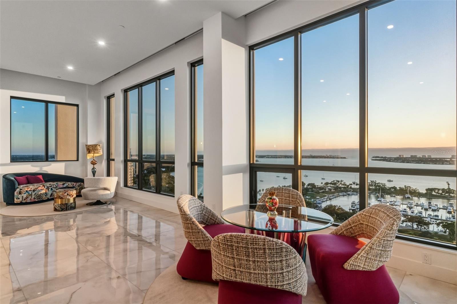 Image 20 of 70 For 33 Palm Avenue 1701