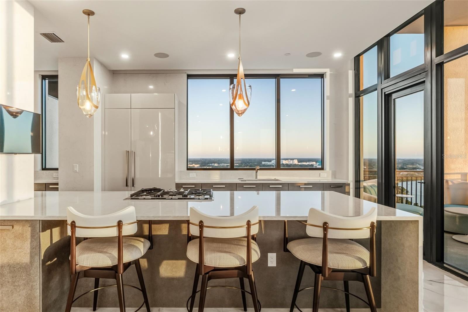 Image 29 of 70 For 33 Palm Avenue 1701