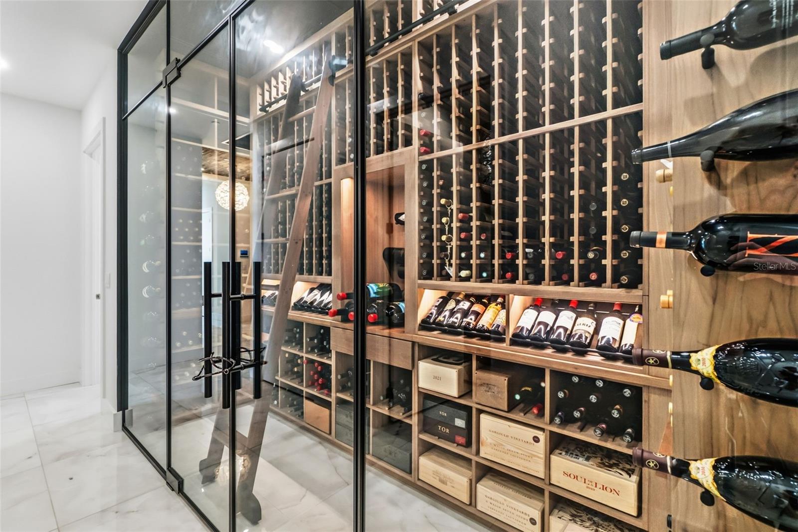 Image 35 of 70 For 33 Palm Avenue 1701