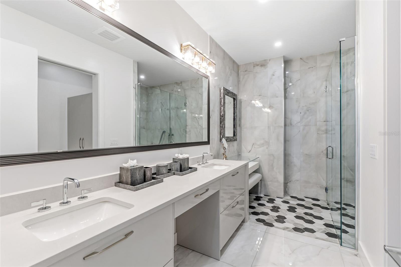 Image 42 of 70 For 33 Palm Avenue 1701