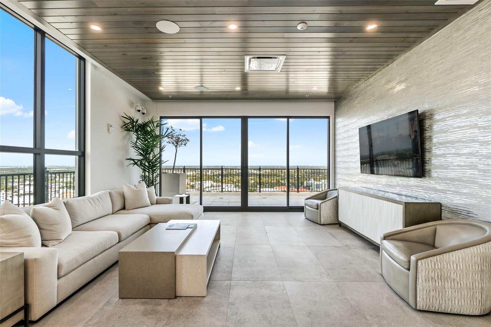 Image 58 of 70 For 33 Palm Avenue 1701