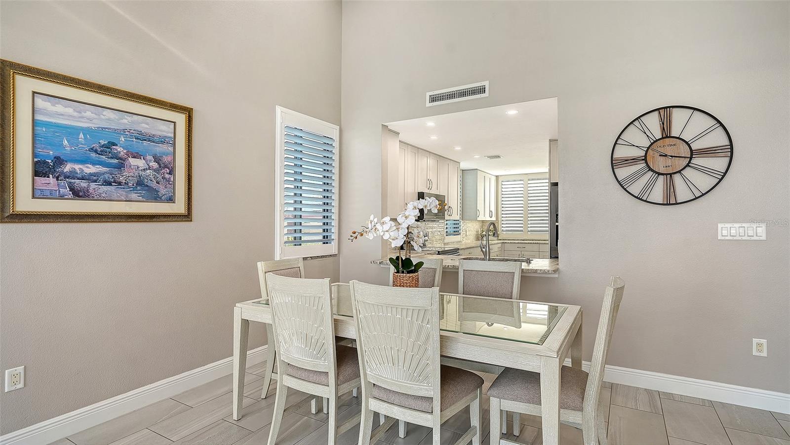 Image 12 of 48 For 6265 Midnight Pass Road 306