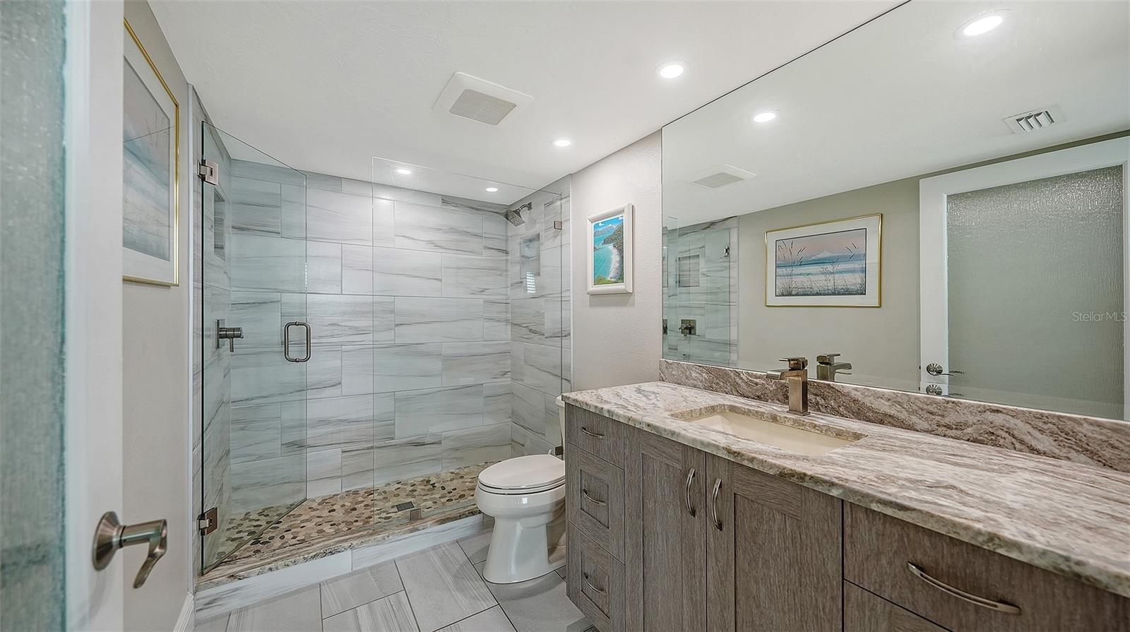 Image 20 of 48 For 6265 Midnight Pass Road 306