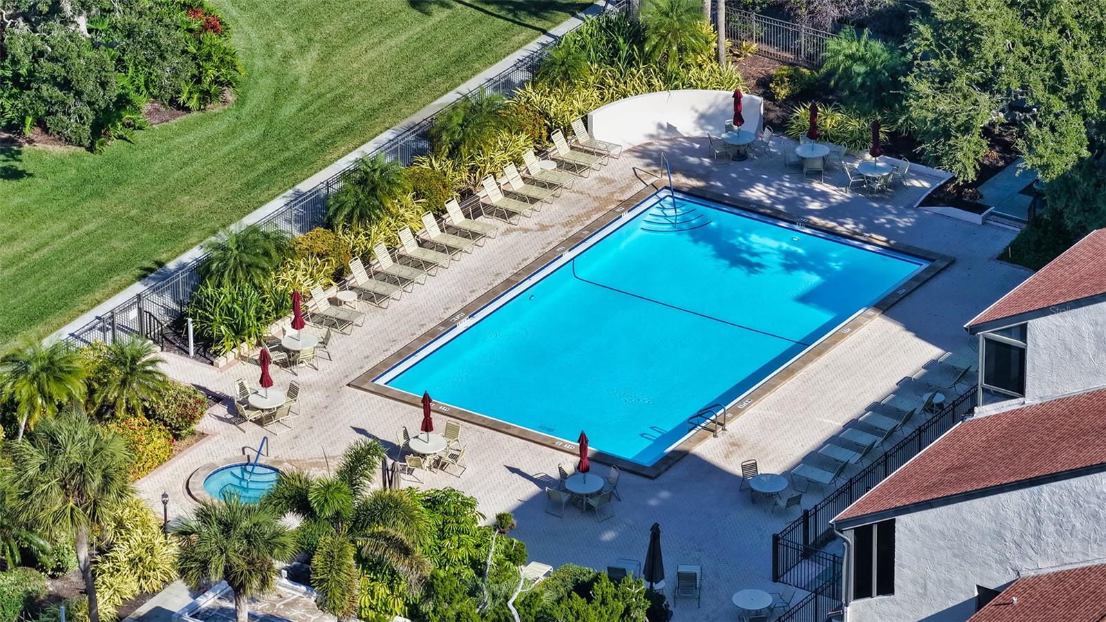 Image 25 of 48 For 6265 Midnight Pass Road 306