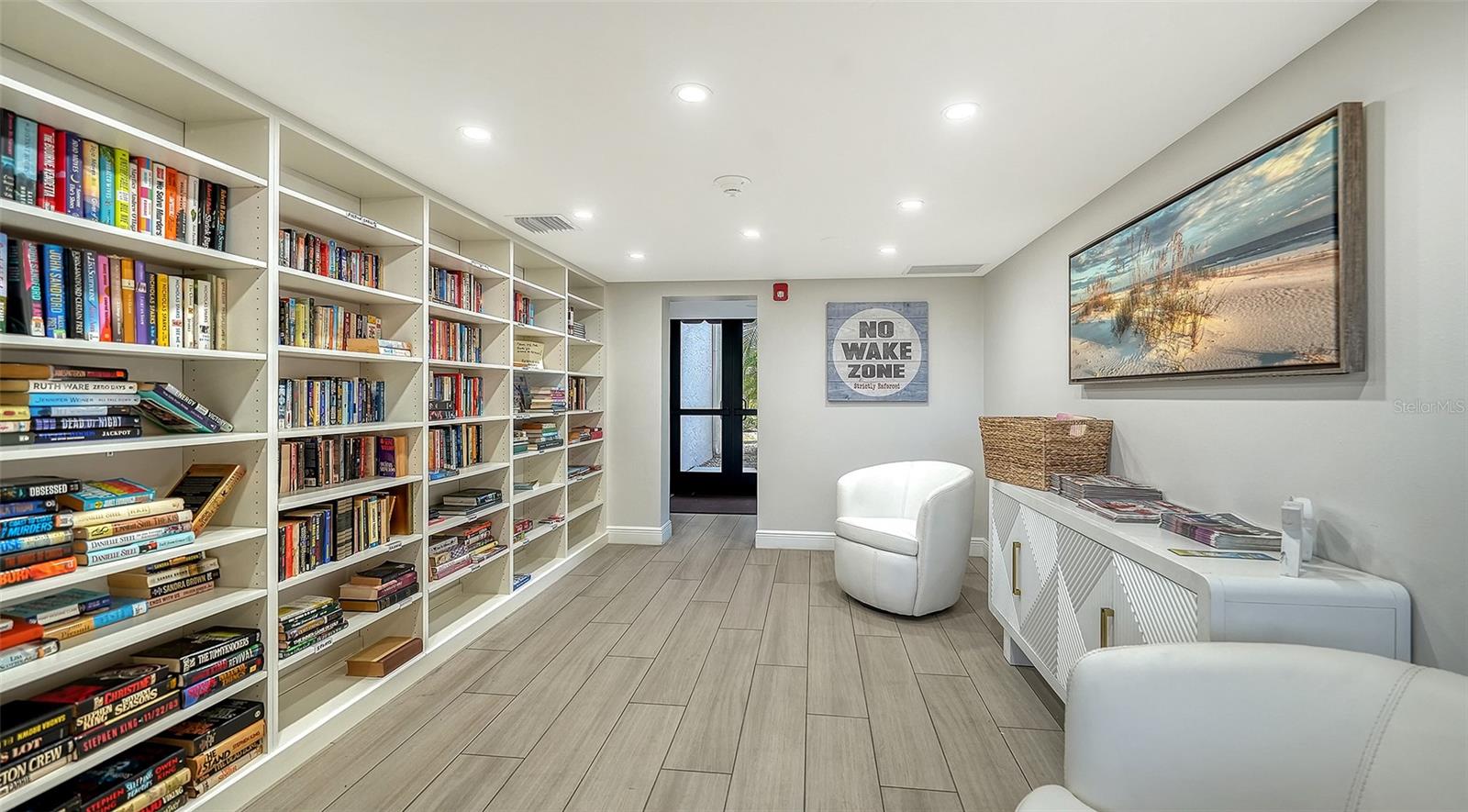 Image 28 of 48 For 6265 Midnight Pass Road 306