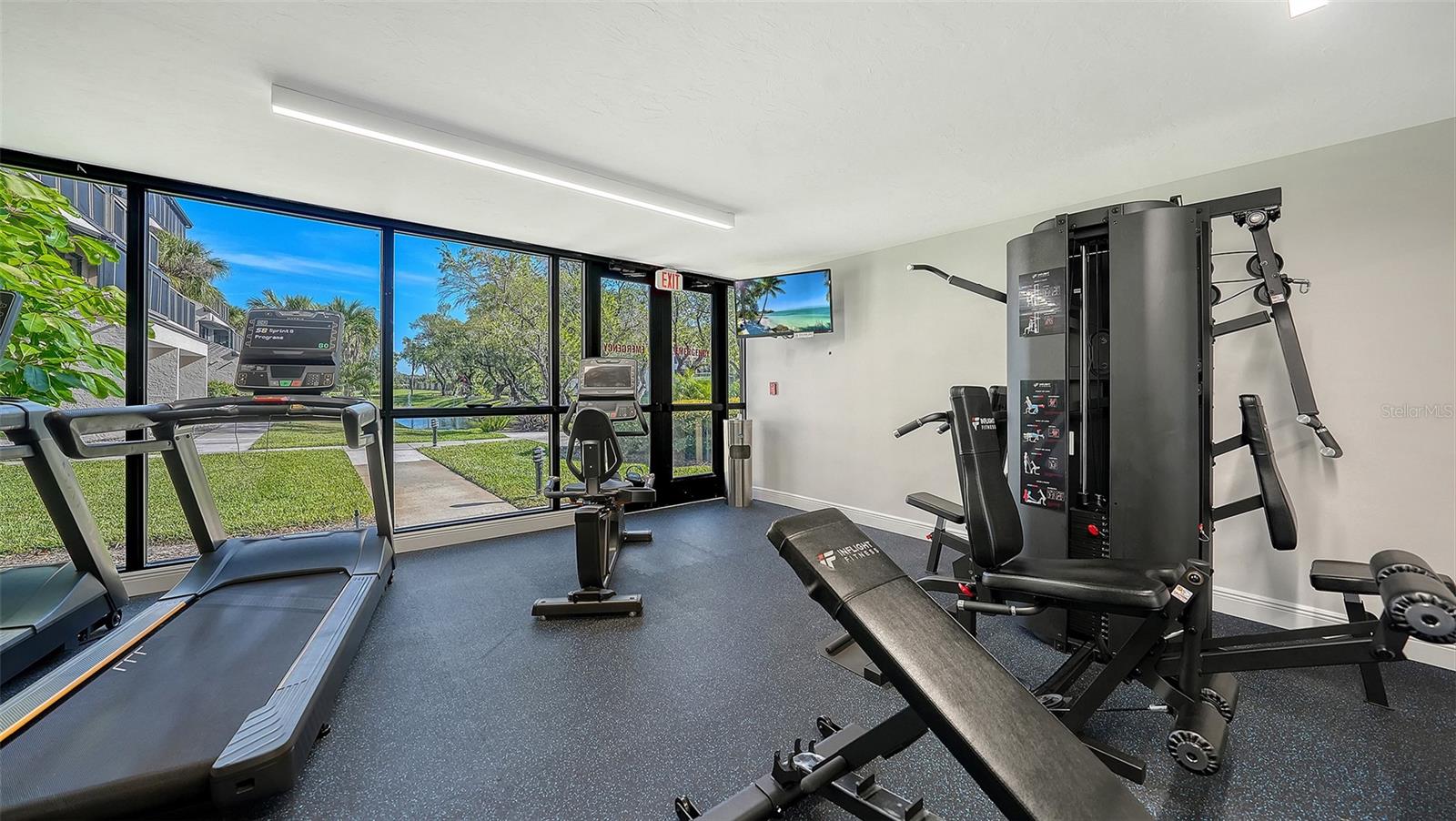 Image 31 of 48 For 6265 Midnight Pass Road 306