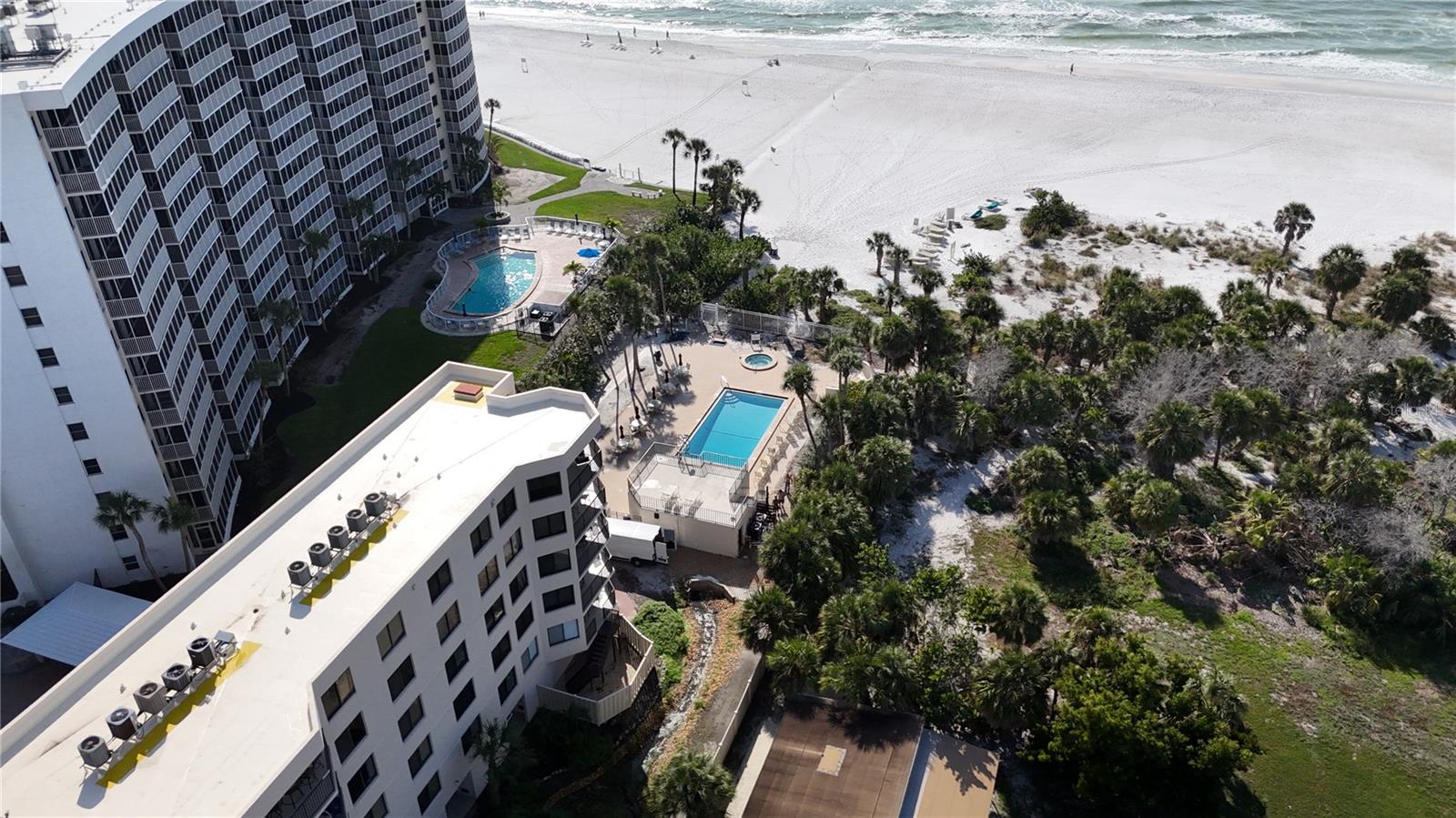 Image 32 of 48 For 6265 Midnight Pass Road 306