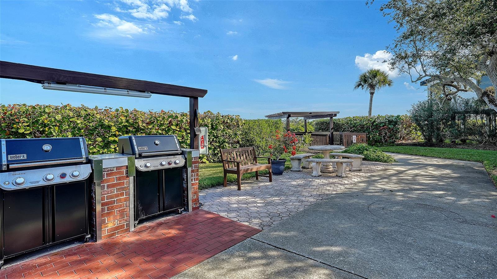 Image 38 of 48 For 6265 Midnight Pass Road 306