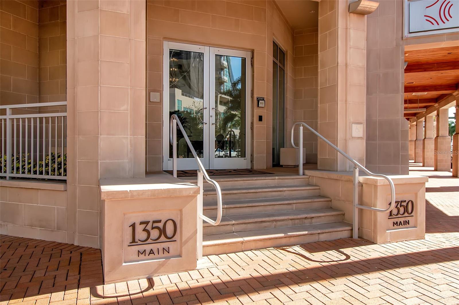 Image 2 of 68 For 1350 Main Street 707