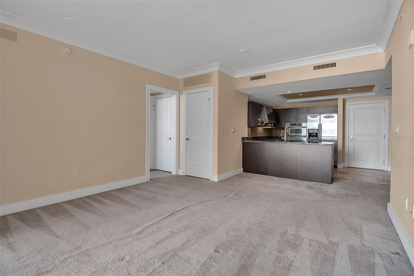 Image 21 of 68 For 1350 Main Street 707