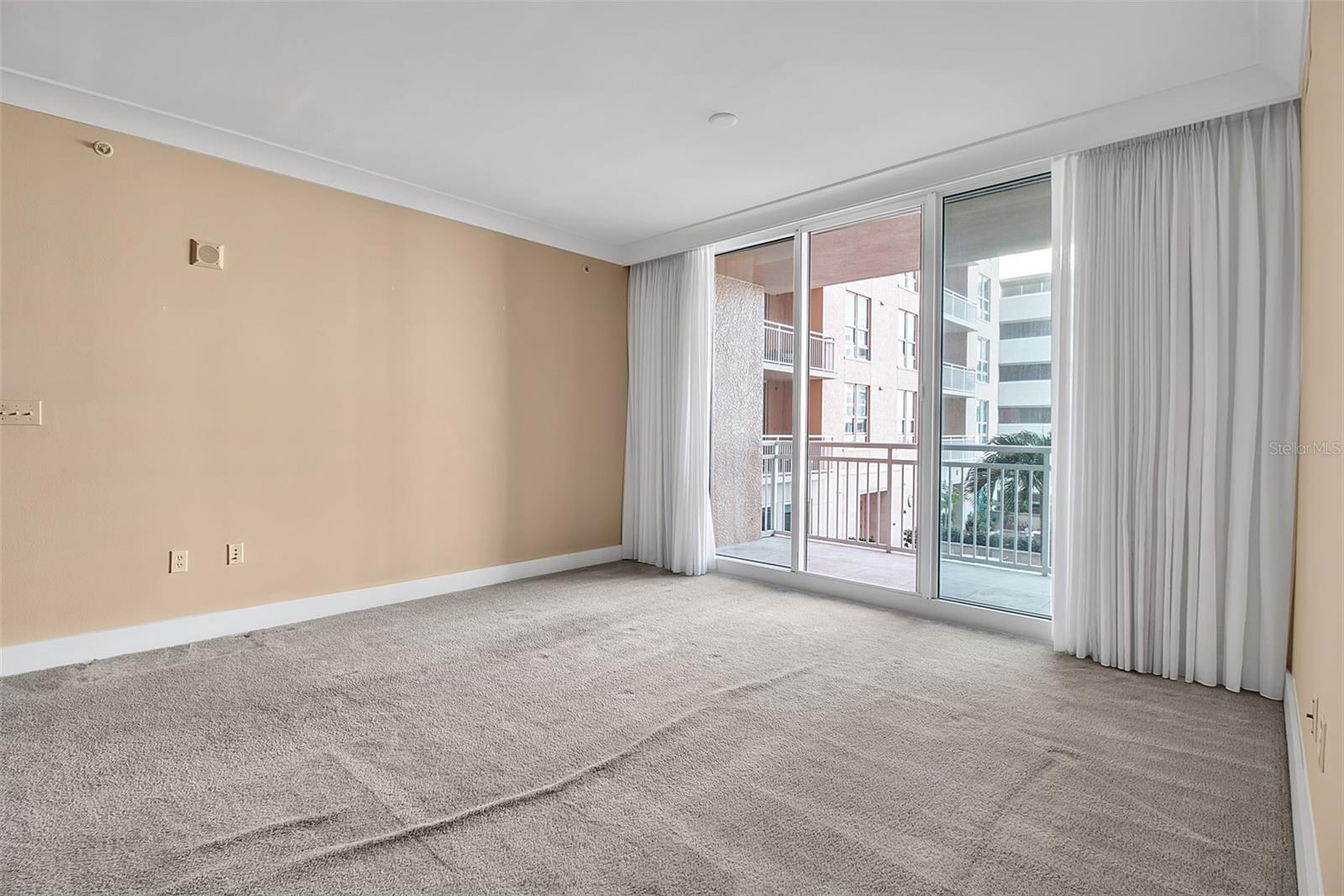 Image 23 of 68 For 1350 Main Street 707