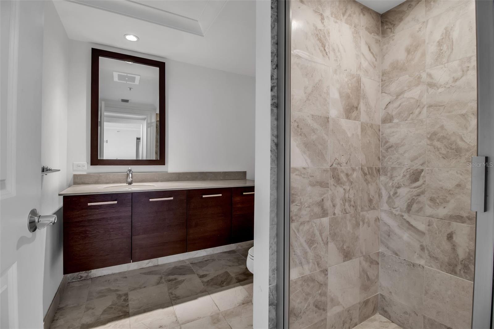 Image 28 of 68 For 1350 Main Street 707