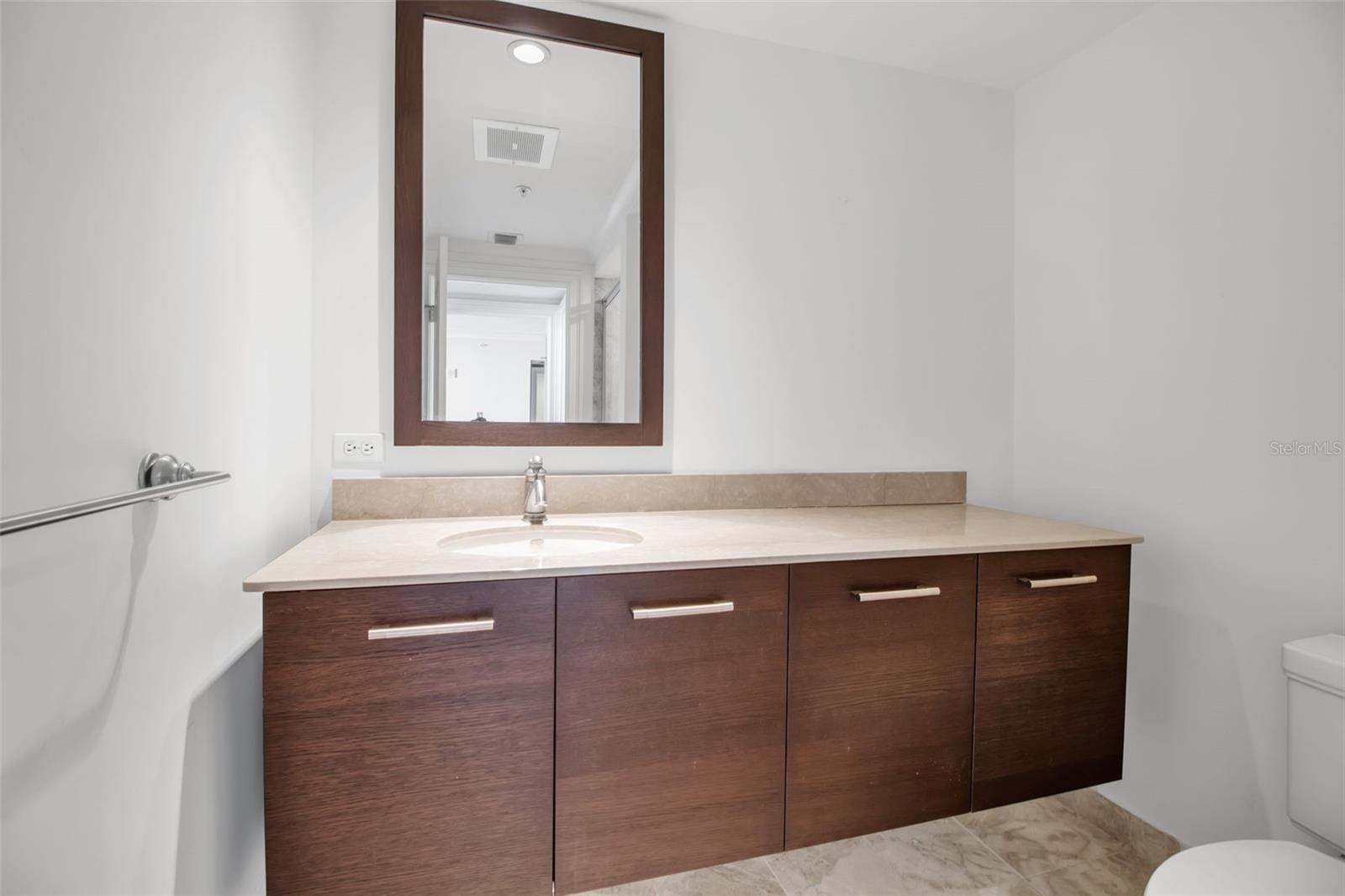 Image 29 of 68 For 1350 Main Street 707