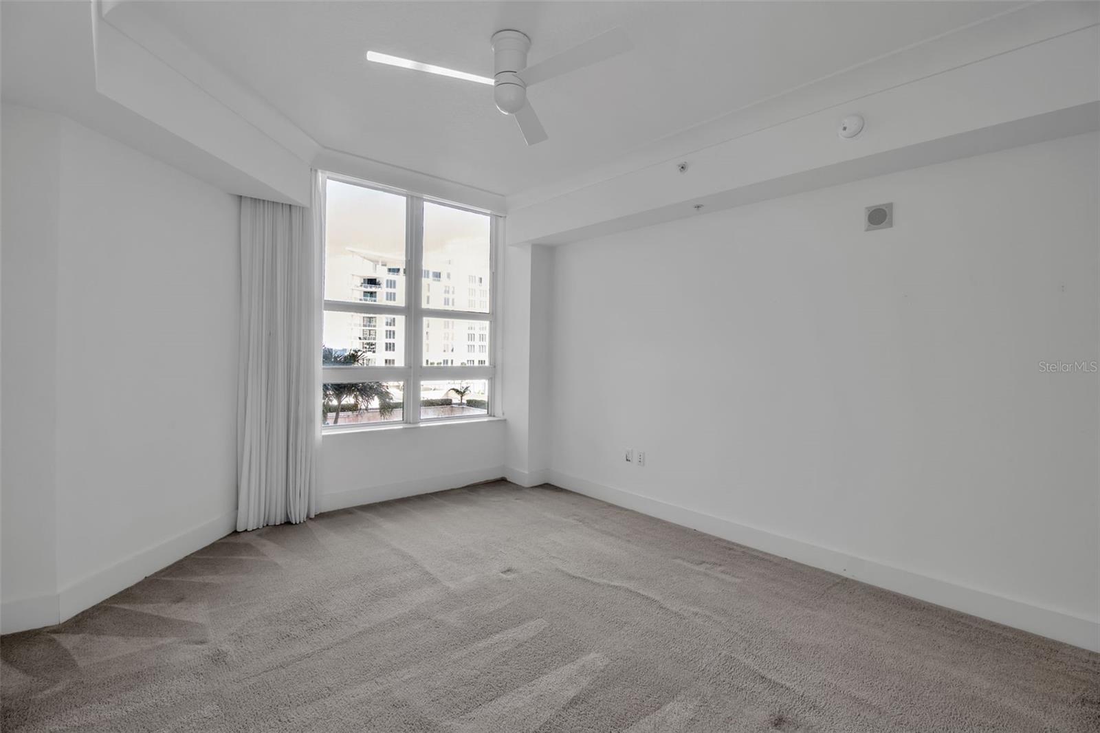 Image 32 of 68 For 1350 Main Street 707