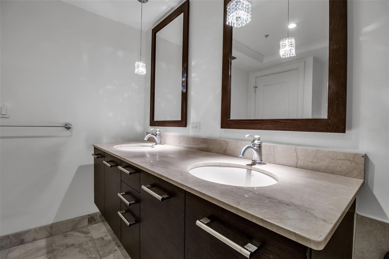 Image 37 of 68 For 1350 Main Street 707