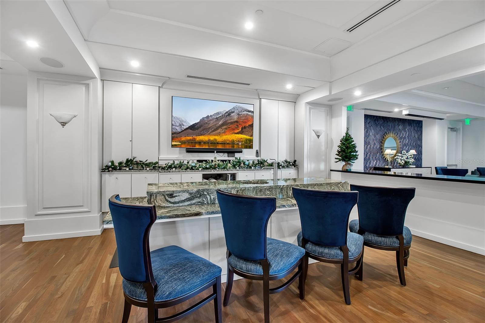 Image 51 of 68 For 1350 Main Street 707