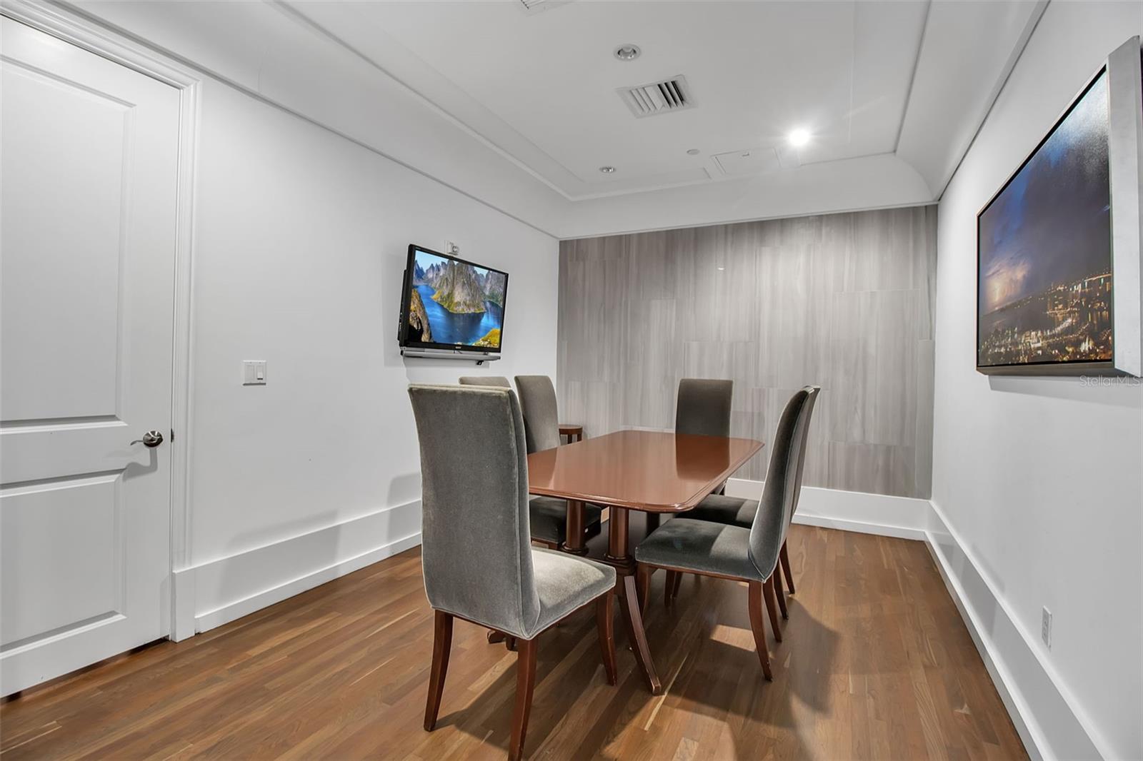 Image 55 of 68 For 1350 Main Street 707