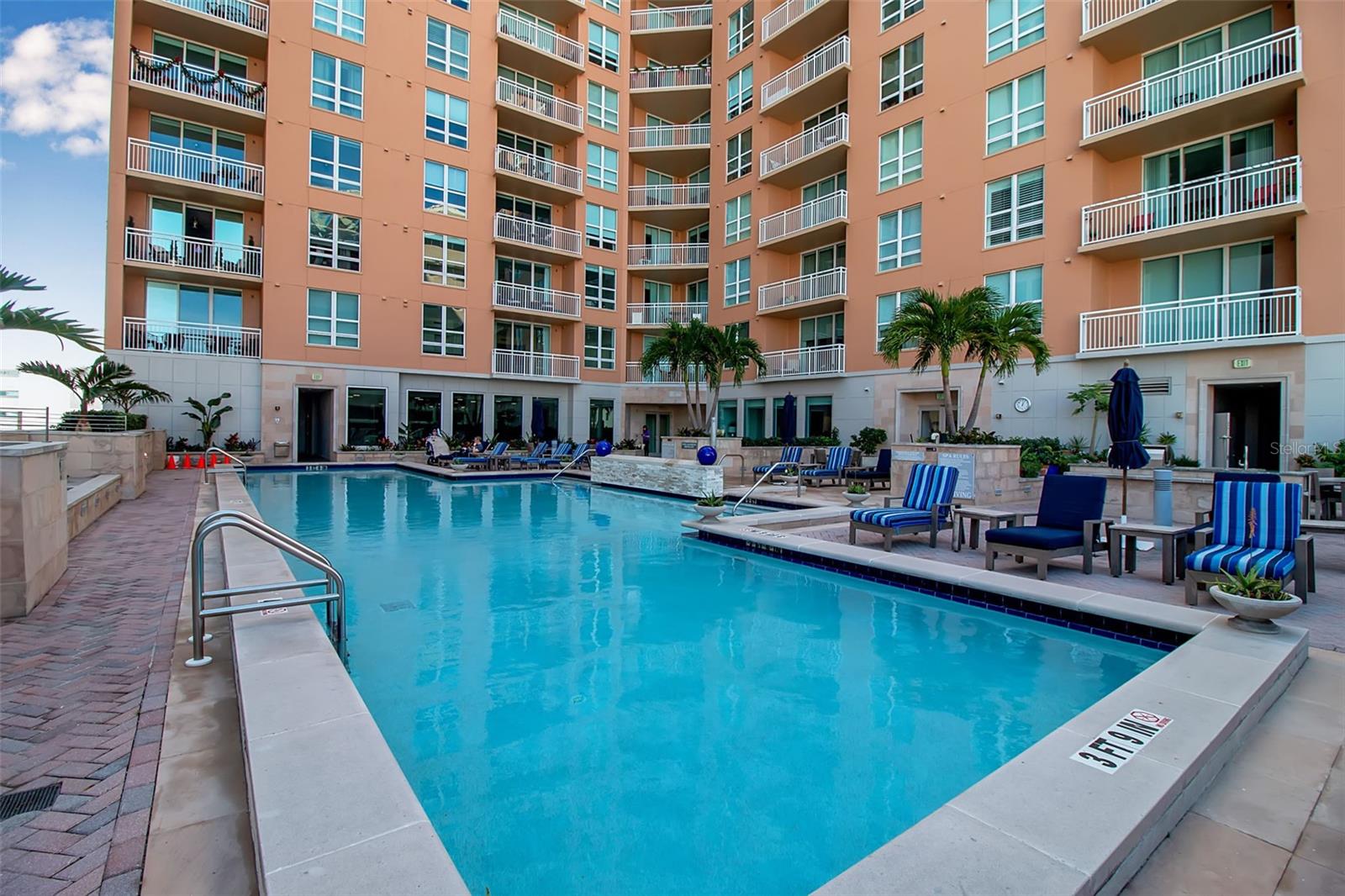 Image 60 of 68 For 1350 Main Street 707