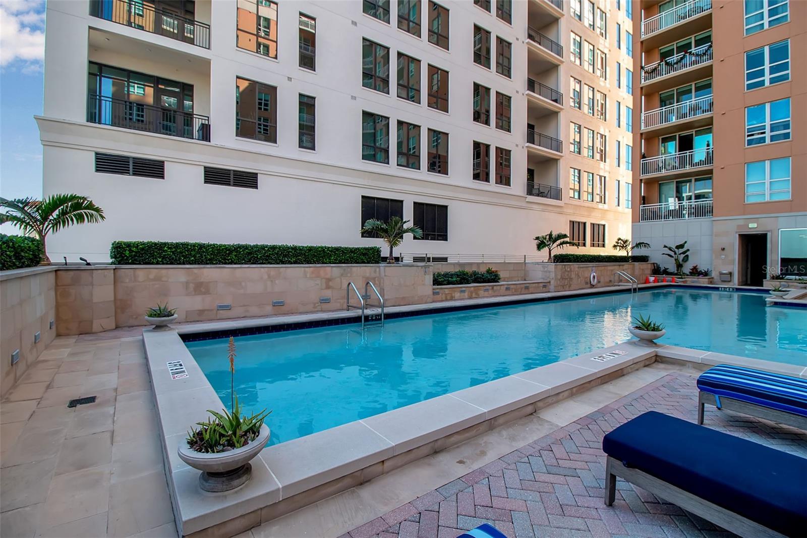 Image 61 of 68 For 1350 Main Street 707