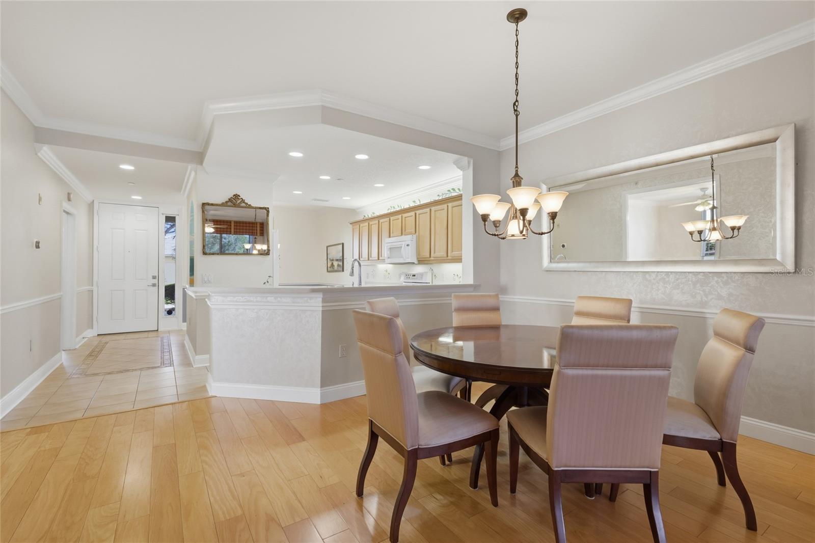 Image 10 of 45 For 8422 Wethersfield Run 104