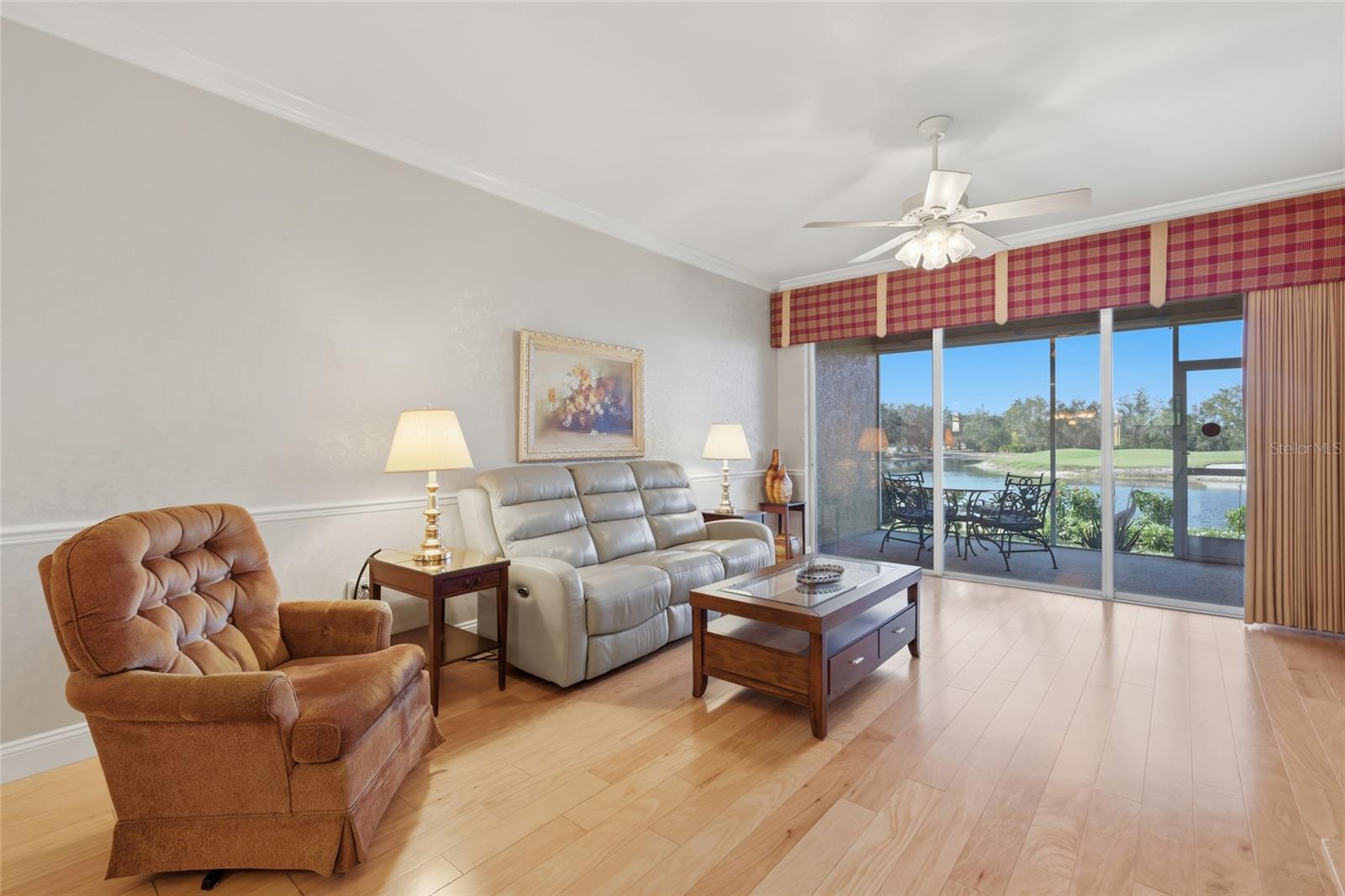 Image 13 of 45 For 8422 Wethersfield Run 104