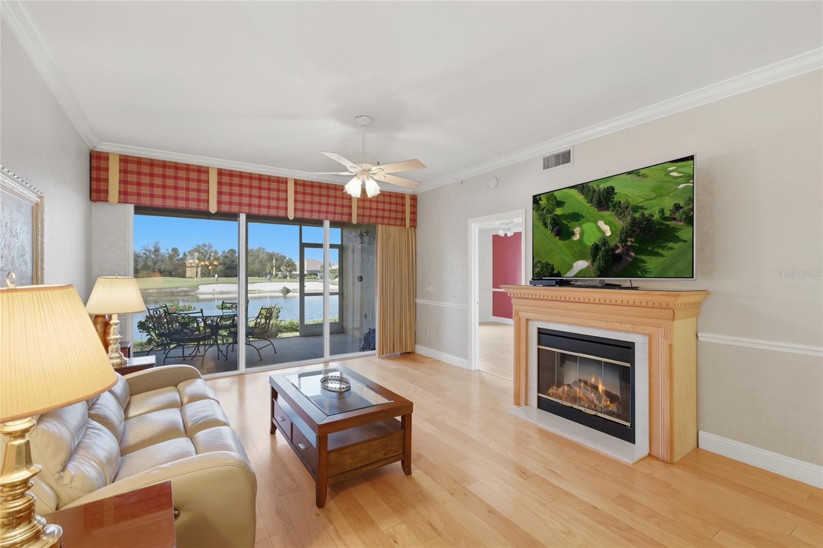 Image 14 of 45 For 8422 Wethersfield Run 104