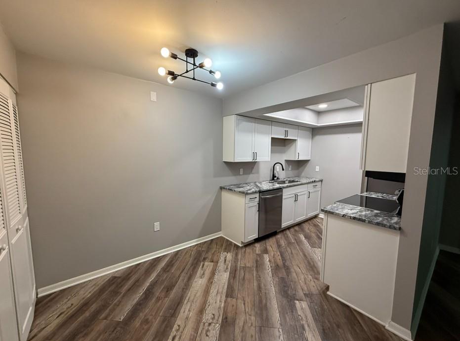 Image 4 of 11 For 5800 Hollywood Boulevard 324