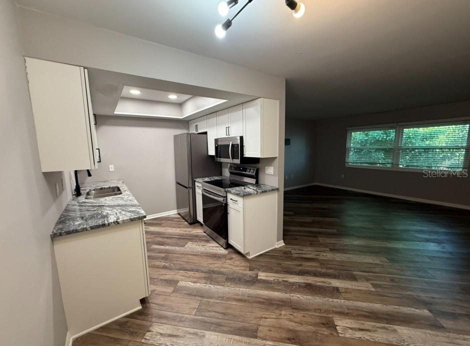 Image 5 of 11 For 5800 Hollywood Boulevard 324