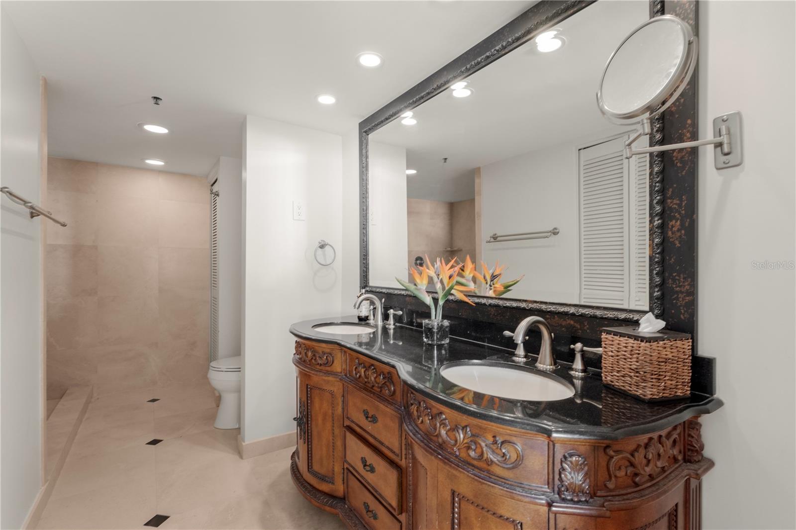 Image 26 of 35 For 888 Blvd Of The Arts  1205