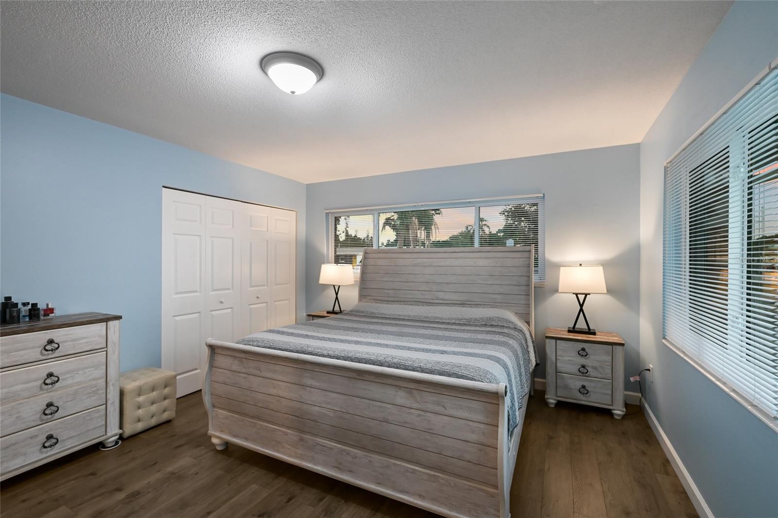 Image 15 of 44 For 2411 Ridge Avenue