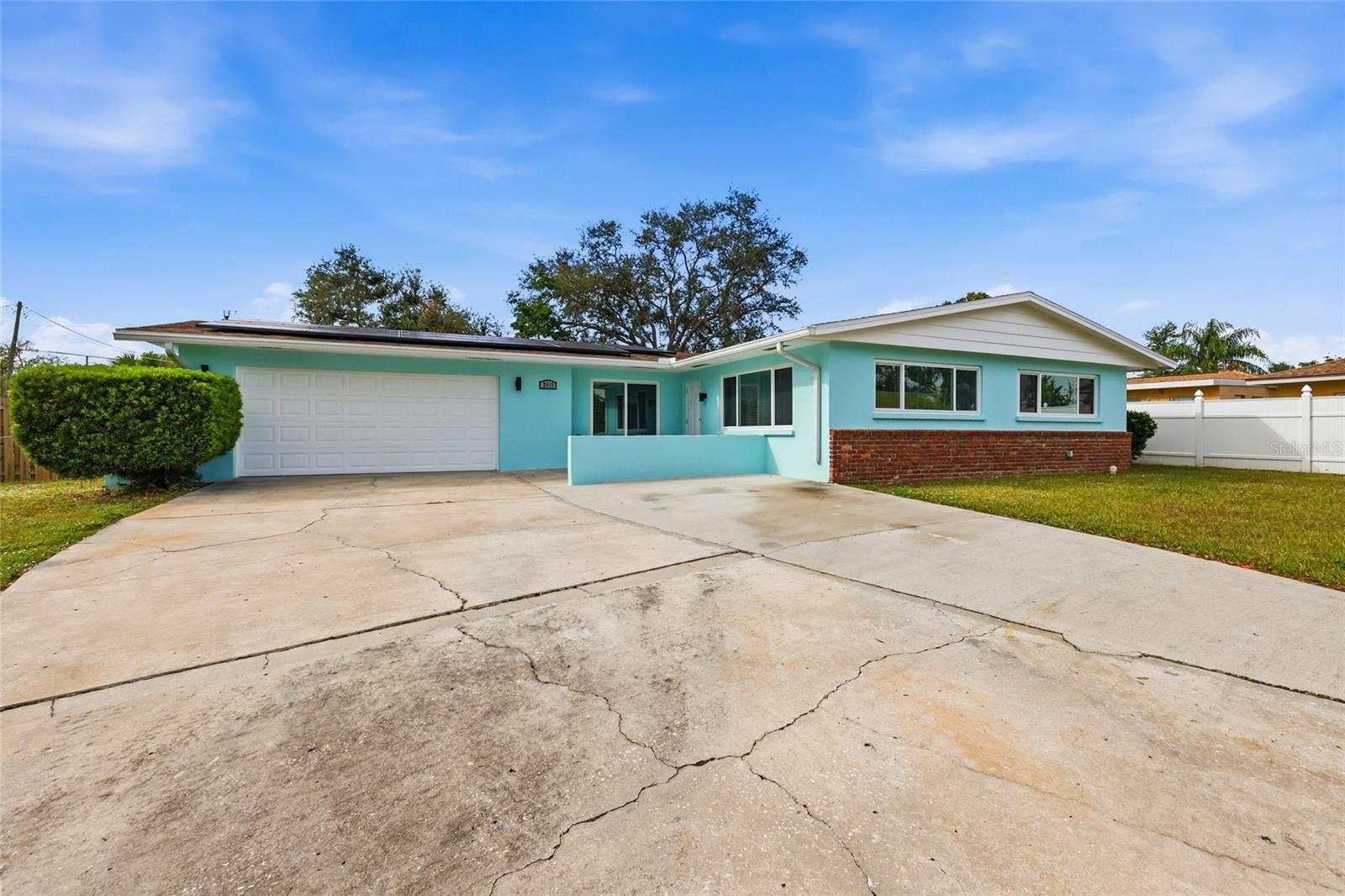 Image 22 of 44 For 2411 Ridge Avenue