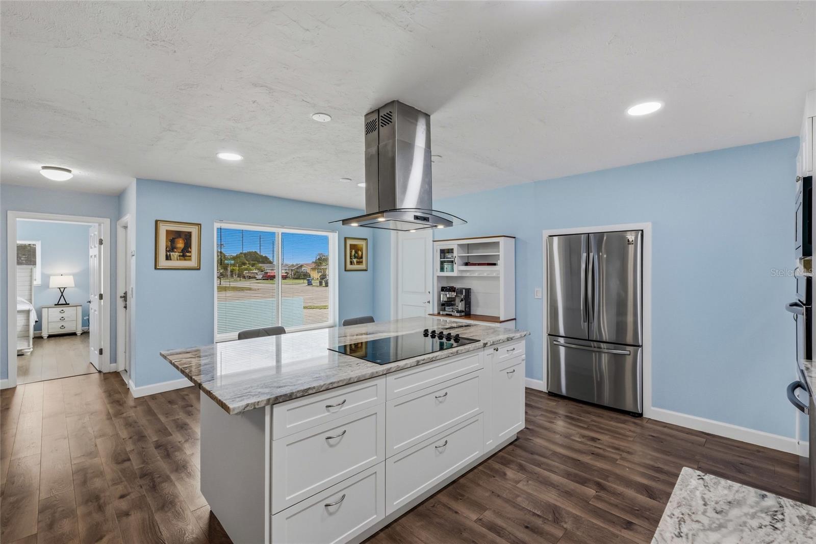 Image 25 of 44 For 2411 Ridge Avenue