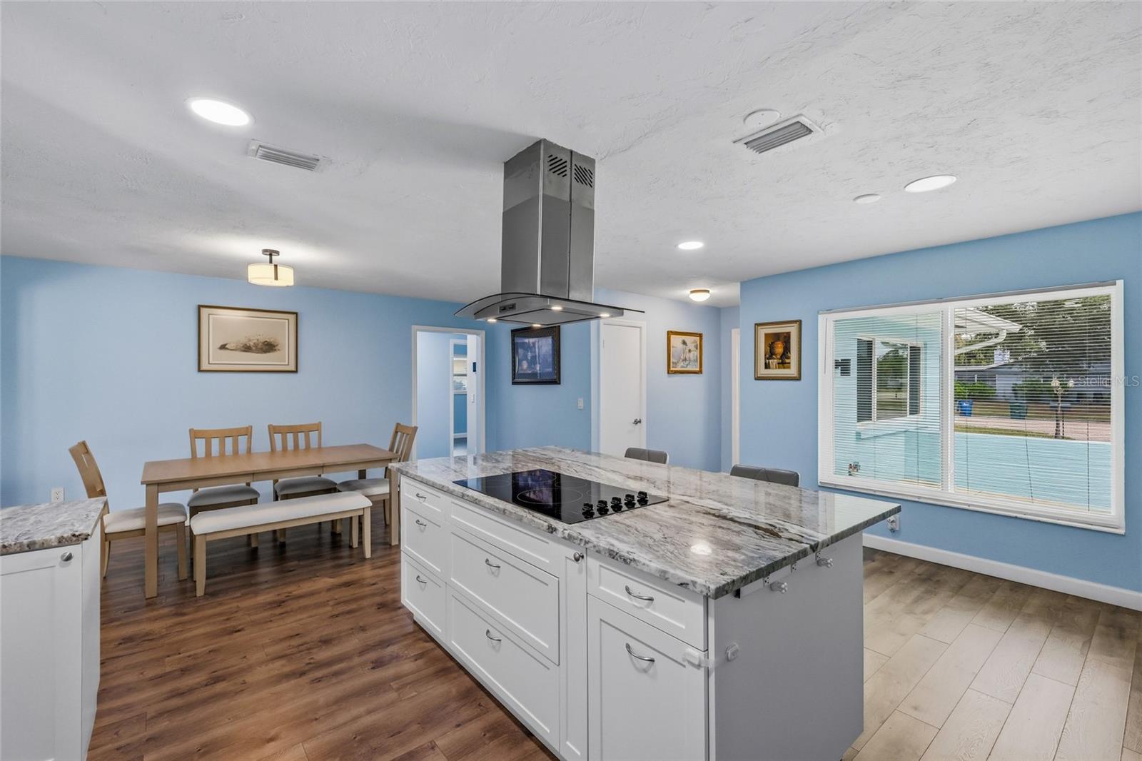 Image 26 of 44 For 2411 Ridge Avenue