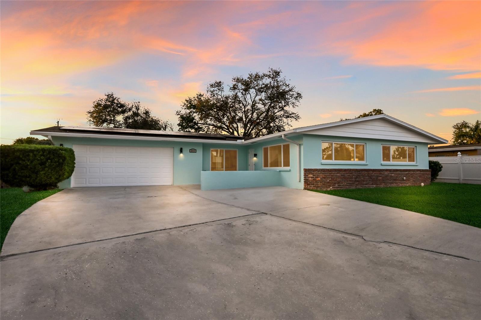 Image 4 of 44 For 2411 Ridge Avenue