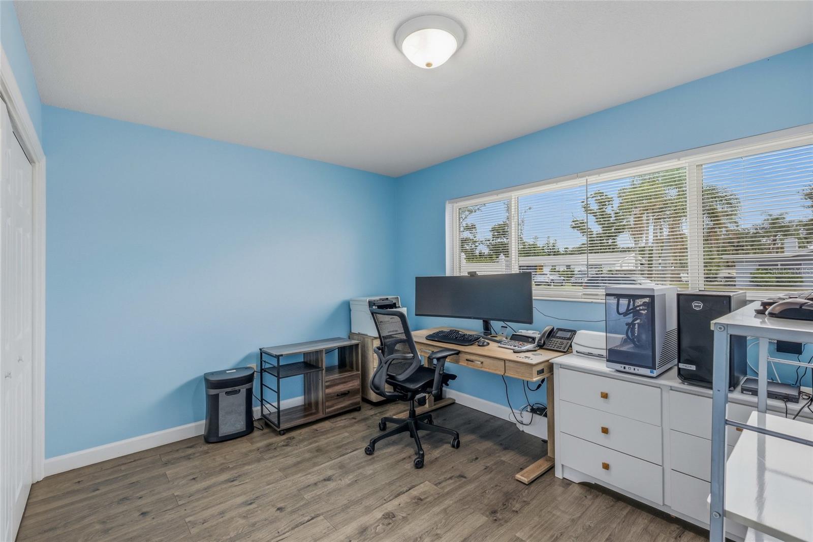 Image 40 of 44 For 2411 Ridge Avenue