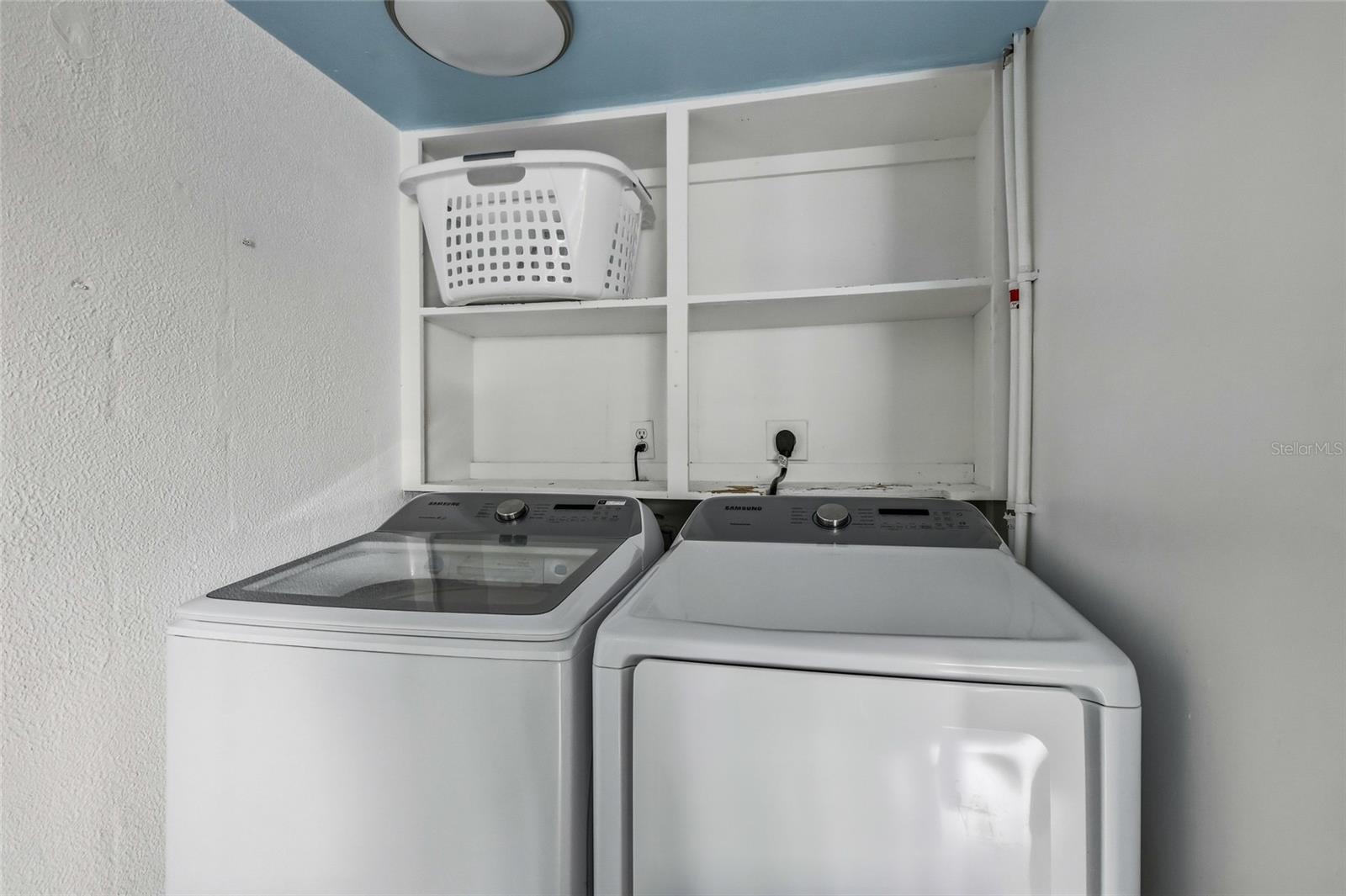 Image 41 of 44 For 2411 Ridge Avenue