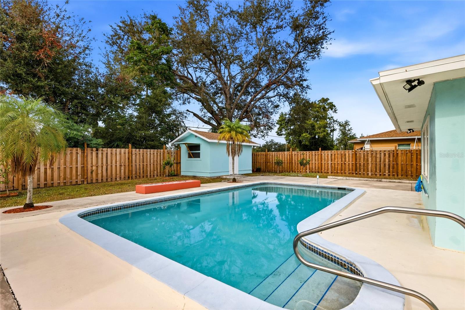 Image 42 of 44 For 2411 Ridge Avenue